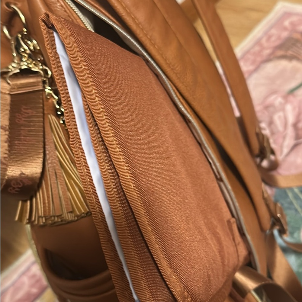 Itzy Ritzy Boss Plus - Picture 7 of 7